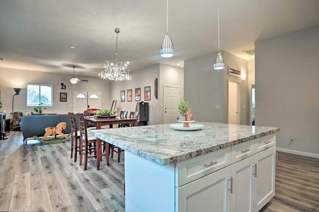 Stunning Clovis Home About 1 Mile To Old Town! エクステリア 写真