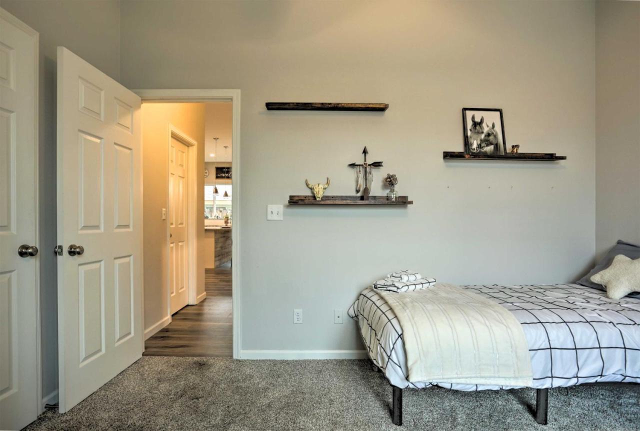 Stunning Clovis Home About 1 Mile To Old Town! エクステリア 写真